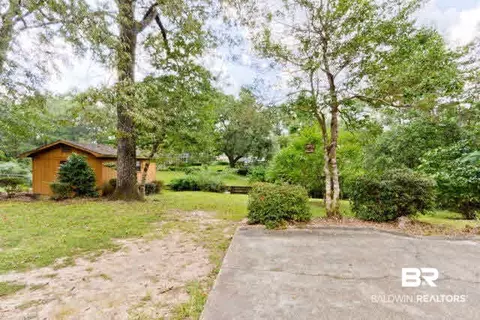 605 E Gilbert Dr, Satsuma, AL 36572 photo 4