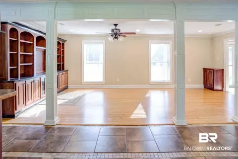 3311 Meadow Ln, Mobile, AL 36618 photo 4
