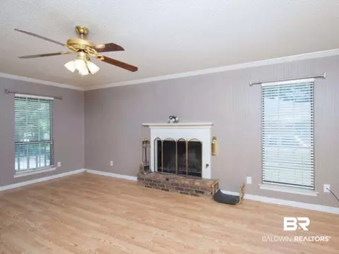 5805 Helen Dr, Mobile, AL 36618 photo 3