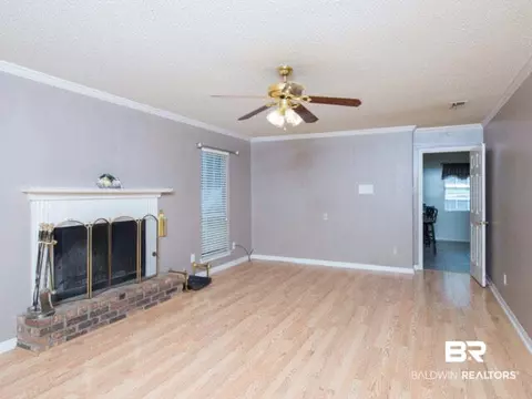 5805 Helen Dr, Mobile, AL 36618 photo 4