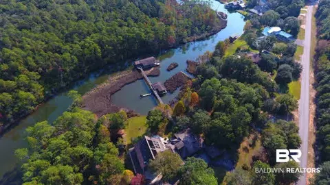 9516 Neumann Dr, Elberta, AL 36530 photo 2