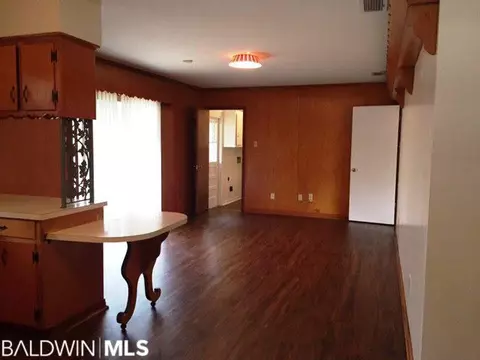 1121 E Chalet Dr, Mobile, AL 36608 photo 3