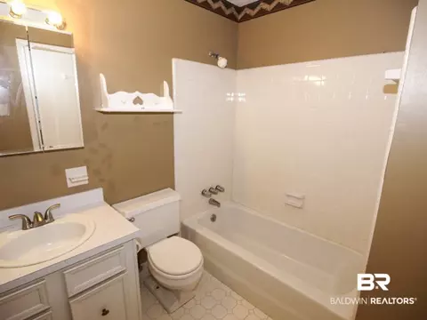 5829 Woodgate Rd, Mobile, AL 36609 photo 9