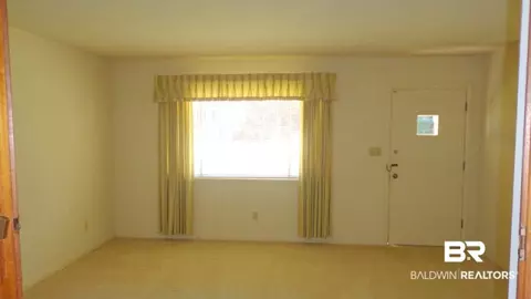 101 Hilltop Ct, Mobile, AL 36608 photo 2
