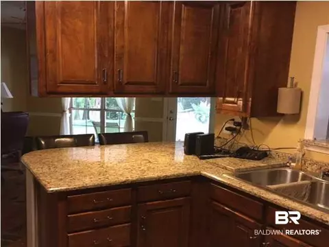 441 W Lakeview Dr, Mobile, AL 36695 photo 5