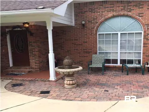 441 W Lakeview Dr, Mobile, AL 36695 photo 2