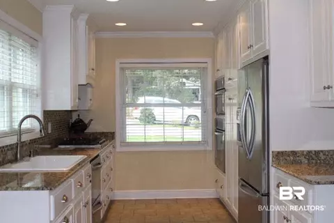 334 Dalewood Dr, Mobile, AL 36608 photo 2
