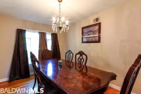 3800 Camellia Dr, Mobile, AL 36693 photo 5