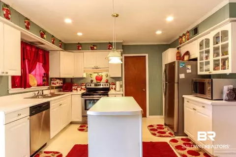 3800 Camellia Dr, Mobile, AL 36693 photo 6