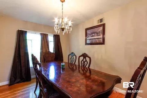 3800 Camellia Dr, Mobile, AL 36693 photo 5