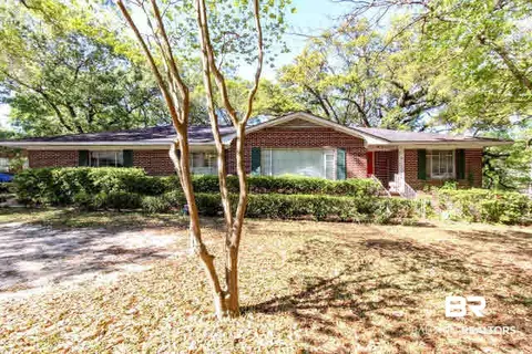 3800 Camellia Dr, Mobile, AL 36693 photo 2