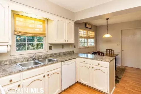 409 Fox Ct, Mobile, AL 36608 photo 2