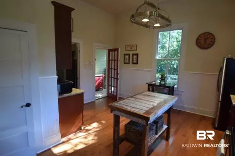 250 Dexter Ave, Mobile, AL 36604 photo 2