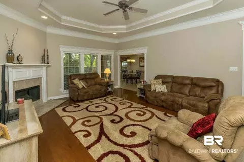 1095 E Wakefield Dr, Mobile, AL 36695 photo 3