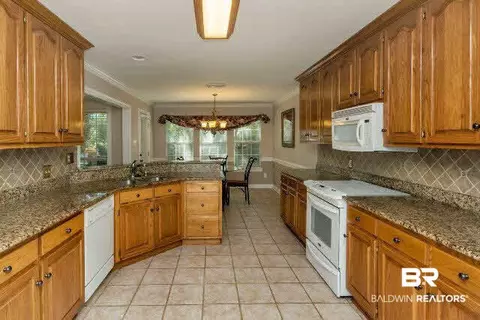 1095 E Wakefield Dr, Mobile, AL 36695 photo 9