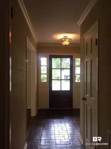 926 E Regents Dr, Mobile, AL 36609 photo 3