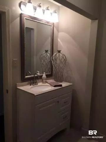 926 E Regents Dr, Mobile, AL 36609 photo 9