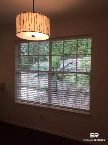 926 E Regents Dr, Mobile, AL 36609 photo 8