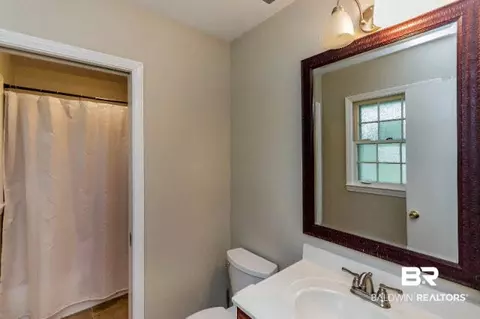 751 E Ashwood Dr, Mobile, AL 36693 photo 8
