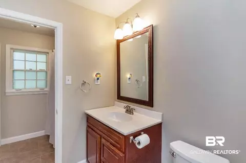 751 E Ashwood Dr, Mobile, AL 36693 photo 7