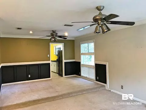 605 Markham Dr, Mobile, AL 36609 photo 2