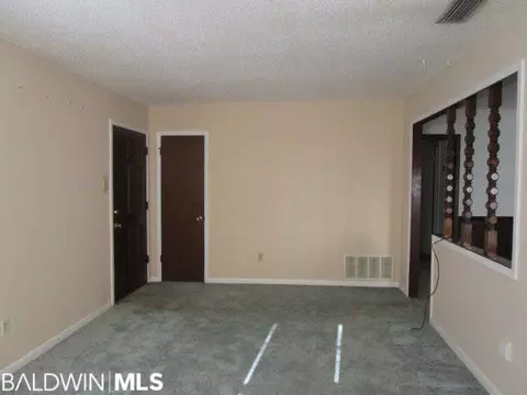 8010 Domain St, Mobile, AL 36619 photo 2