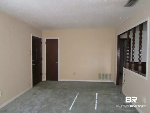 8010 Domain St, Mobile, AL 36619 photo 2