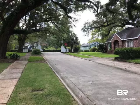 105 Florence Pl, Mobile, AL 36607 photo 18