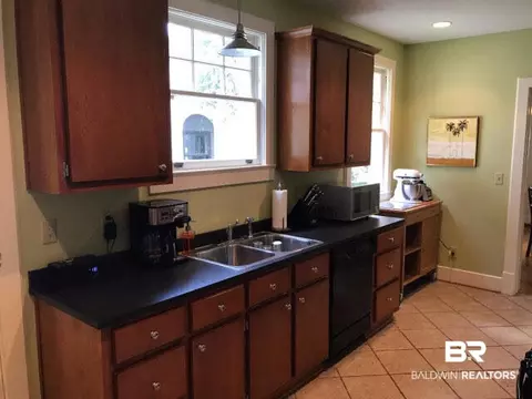 105 Florence Pl, Mobile, AL 36607 photo 4