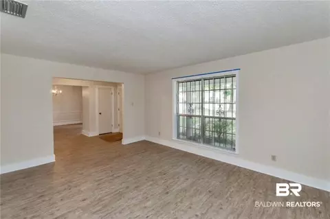 4010 W Hillcrest Ln, Mobile, AL 36693 photo 3