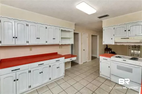 4010 W Hillcrest Ln, Mobile, AL 36693 photo 6