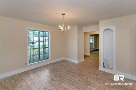 4010 W Hillcrest Ln, Mobile, AL 36693 photo 2