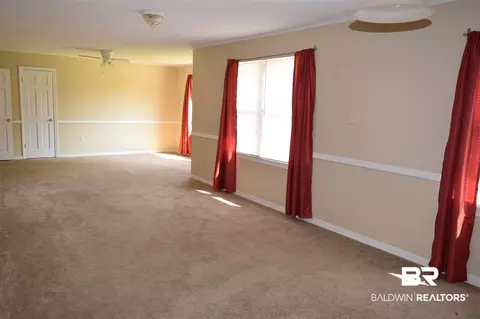 512 Holiday Ave, Chickasaw, AL 36611 photo 2