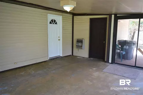 512 Holiday Ave, Chickasaw, AL 36611 photo 15