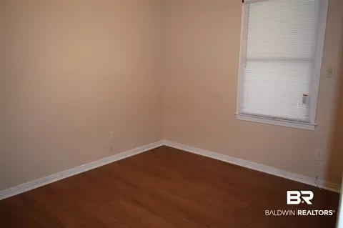 512 Holiday Ave, Chickasaw, AL 36611 photo 8