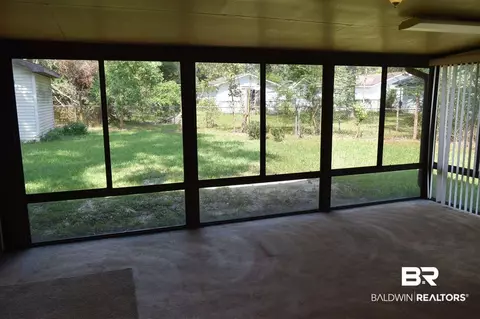 512 Holiday Ave, Chickasaw, AL 36611 photo 14