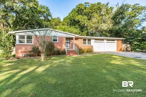 405 Thornton Pl, Mobile, AL 36609 photo 2