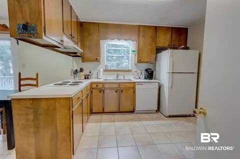 570 Stuart St, Daphne, AL 36526 photo 9