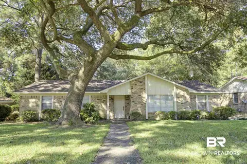 570 Stuart St, Daphne, AL 36526 photo 1