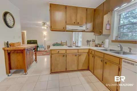 570 Stuart St, Daphne, AL 36526 photo 10