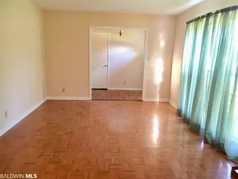 6268 Parkbrook Dr, Mobile, AL 36608 photo 2