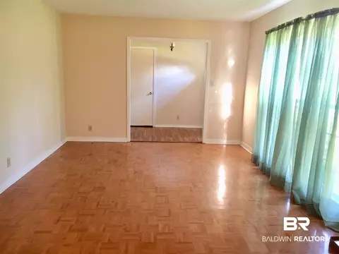 6268 Parkbrook Dr, Mobile, AL 36608 photo 2