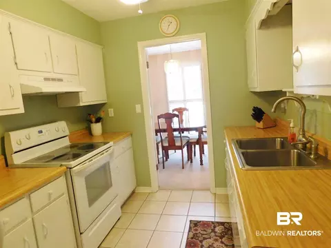 4353 E Montclair Cir, Mobile, AL 36693 photo 5
