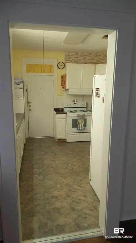 215 E Horner St, Atmore, AL 36502 photo 9