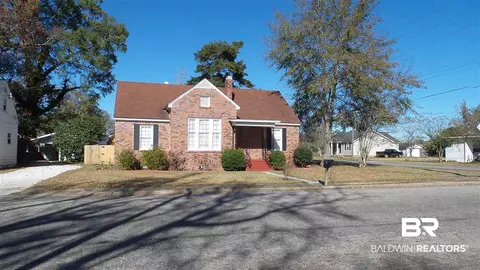 215 E Horner St, Atmore, AL 36502 photo 1