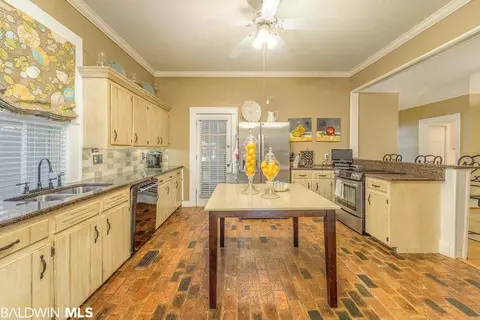 258 Chidester Ave, Mobile, AL 36607 photo 4