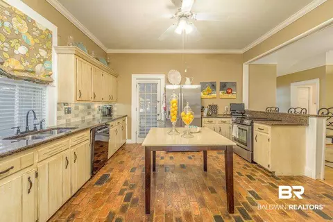 258 Chidester Ave, Mobile, AL 36607 photo 4