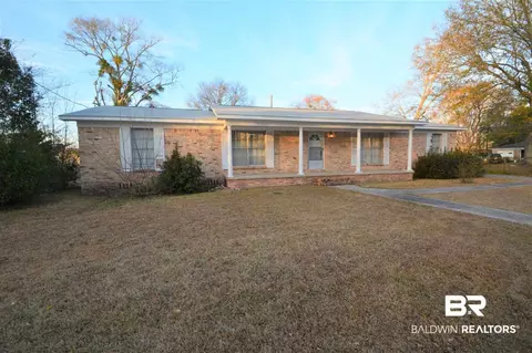 108 3rd Ave, Chickasaw, AL 36611 photo 1