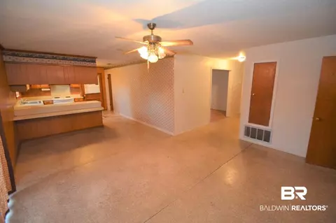 108 3rd Ave, Chickasaw, AL 36611 photo 9