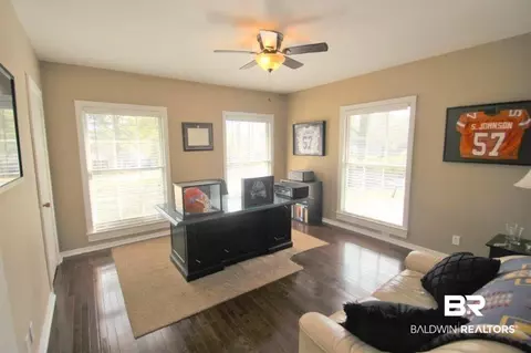 4212 Packingham Dr, Mobile, AL 36609 photo 2